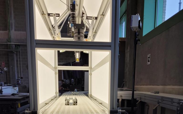 conveyer with items